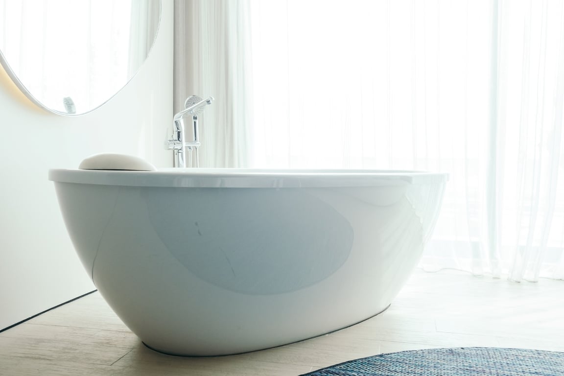 Bathtub Refinishing: The Ultimate Guide