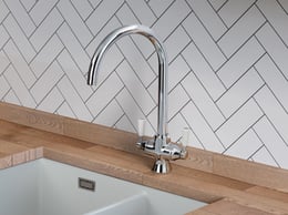 rangemaster-aquaclassic-2-kitchen-mixer-tap-chrome-with-white-handles-tac2cmwh