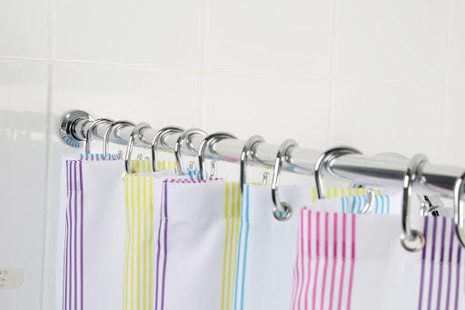 Croydex Stick N Lock 8 6 Telescopic Shower Curtain Rail Chrome